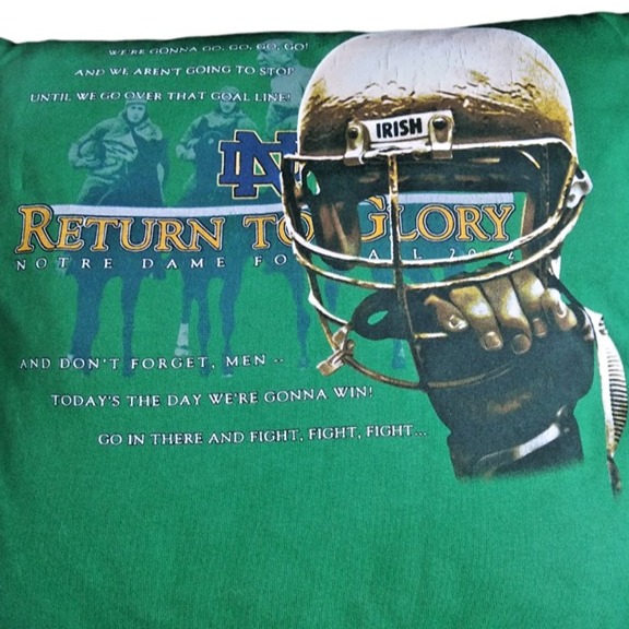 Notre Dame Green Throw Pillow Return To Glory Fighting Irish 2002 Accent Pillow