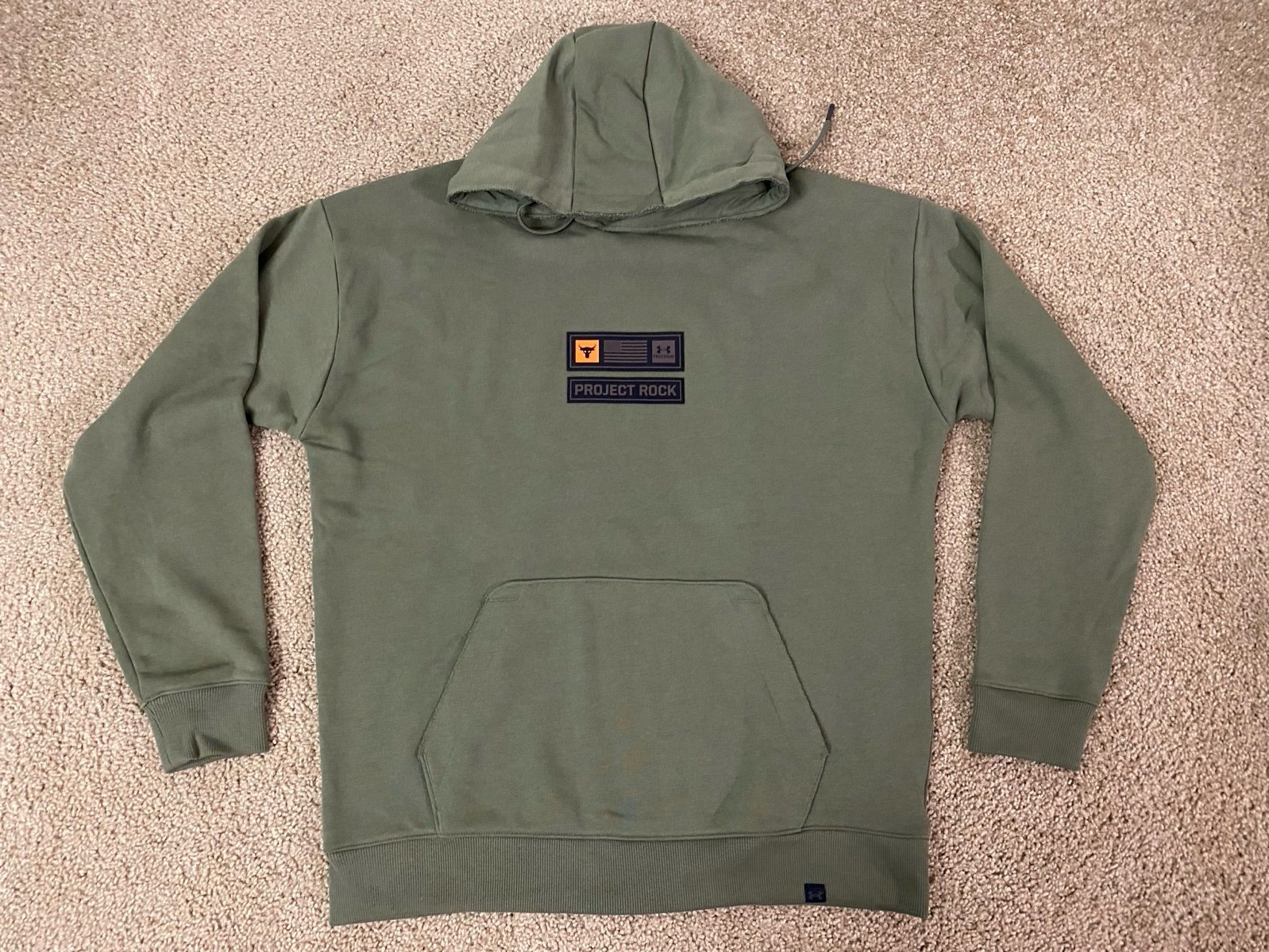 Under Armour Project Rock Veterans Day Military Green Men’s Size L Hoodie New