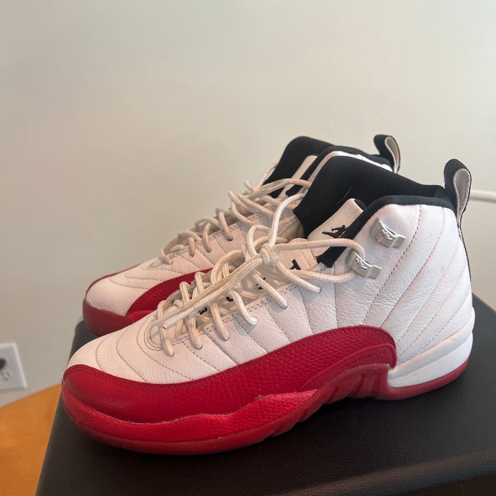 Nike Air Jordan 12 Retro Cherry size 7Y