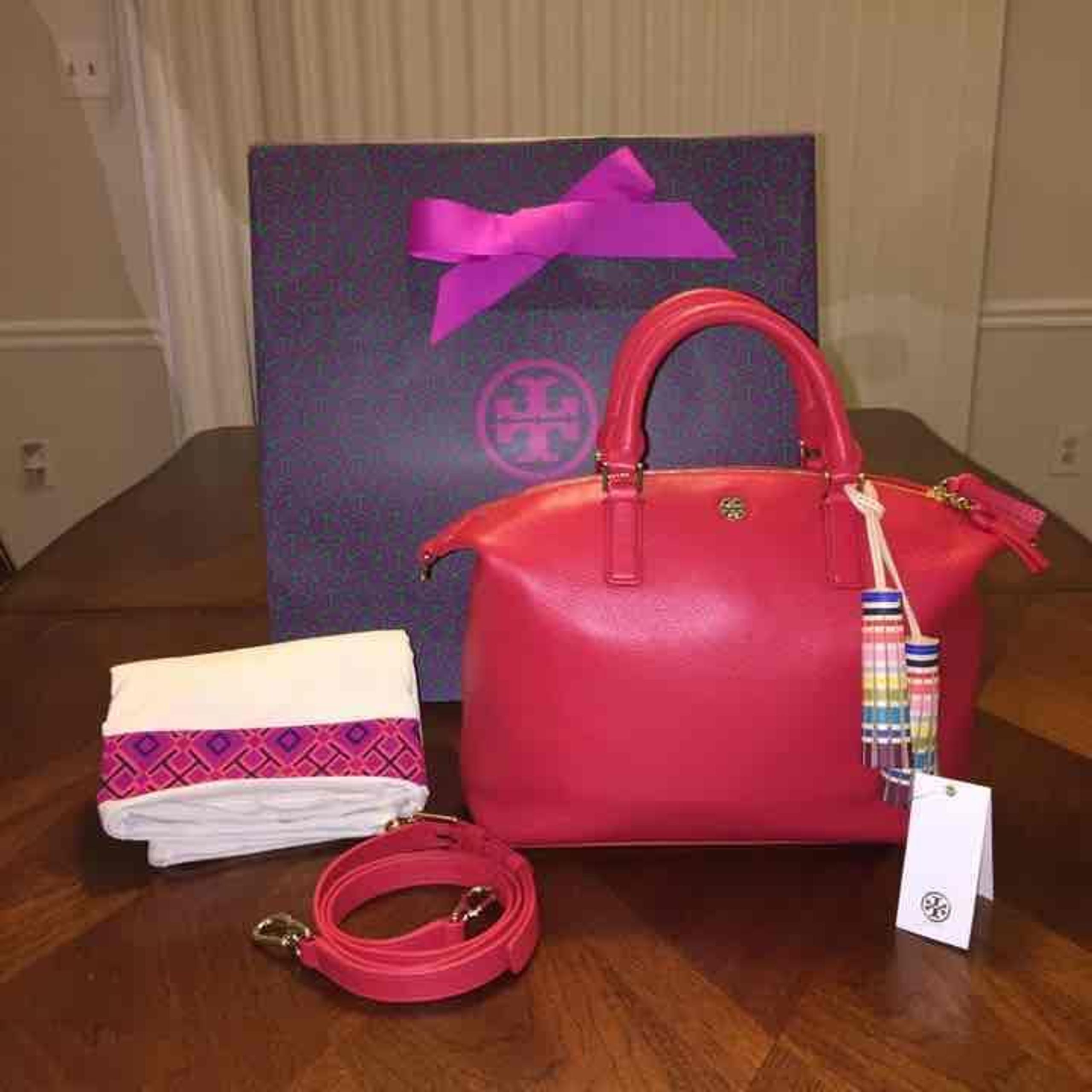 NWT Tory Burch Multi-color Slouchy Bag