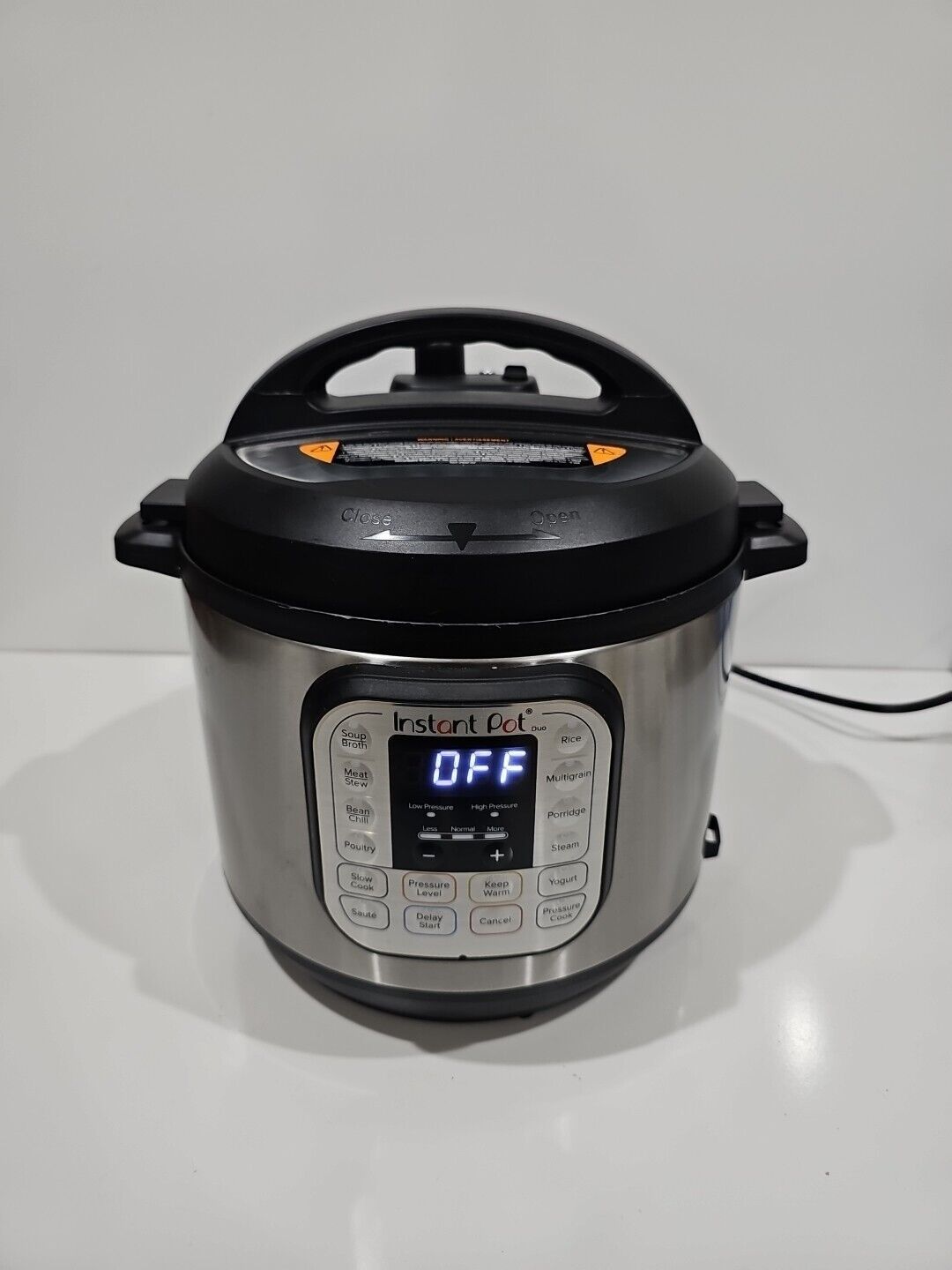 Instant Pot DUO 7-in-1 6qt Multi-Cooker DUO60V5 Silver/Black Very Light Use