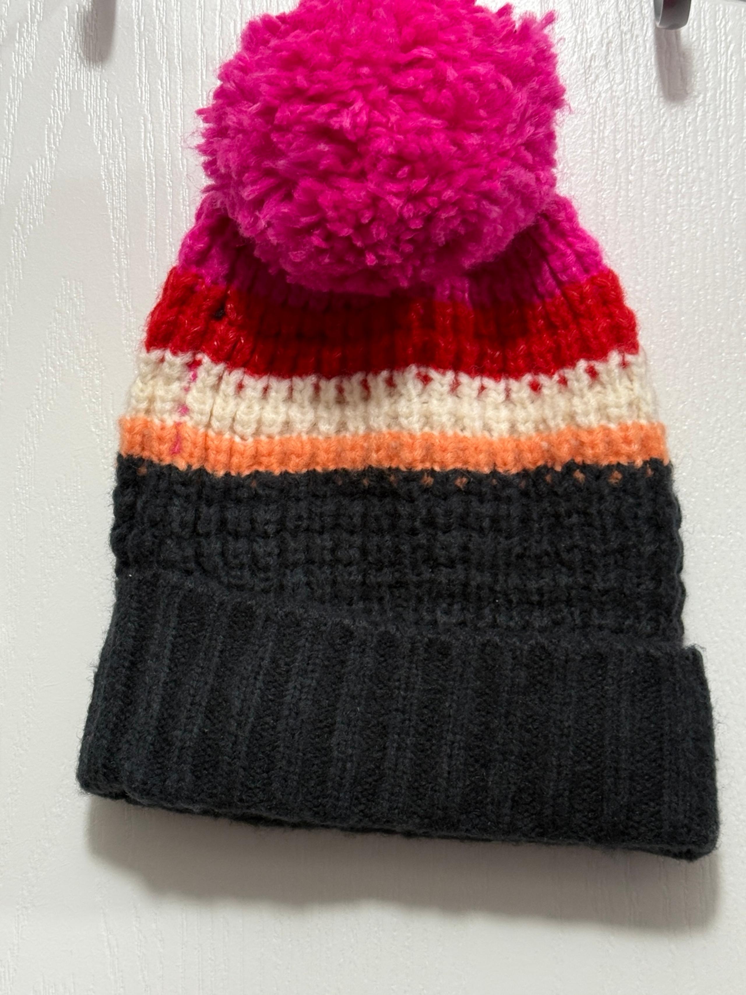 Universal Thread Women’s one size Beanie Hat with Pompom colorful nwt winter
