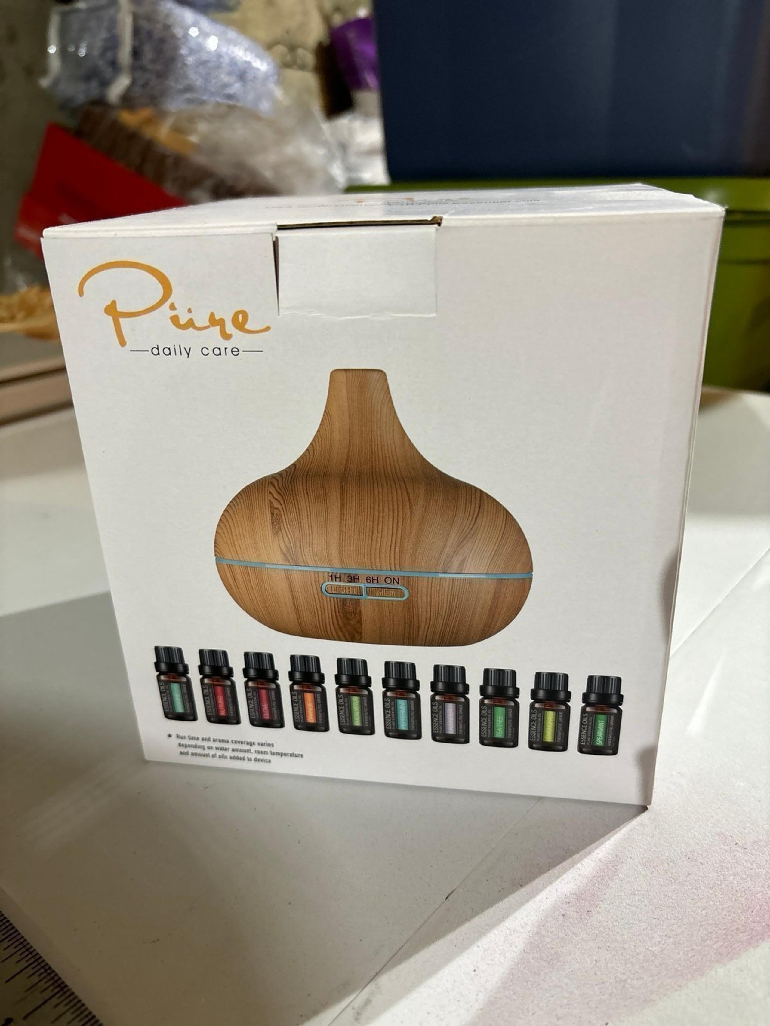 Pure Aromatherapy bundle, diffuser + ten oils