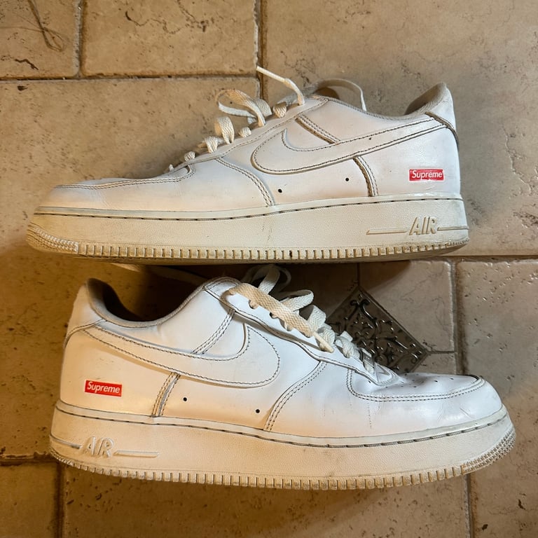 Nike x Supreme Air Force 1 Low Sneakers size 10 men’s