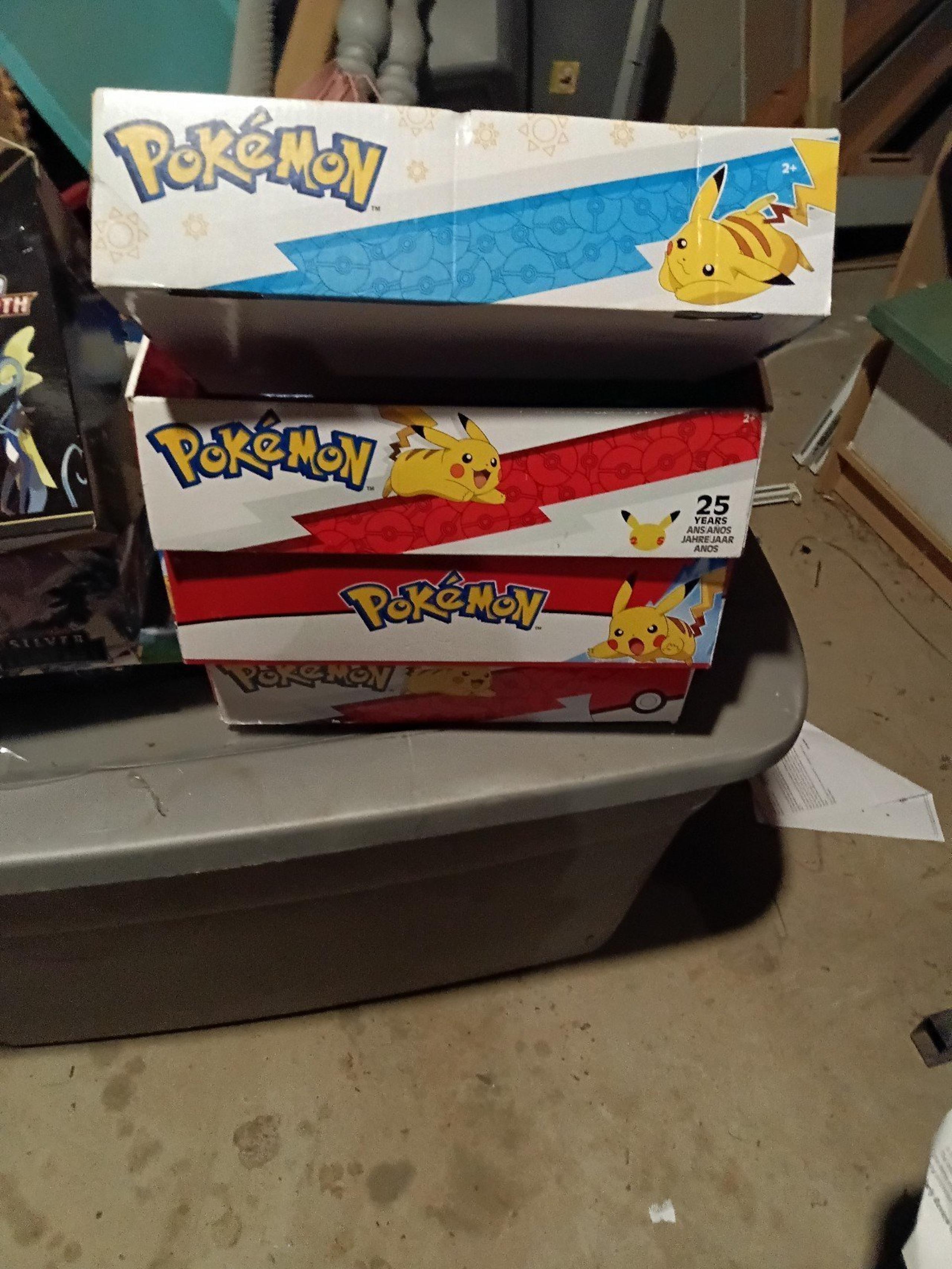 11- Display cases - Pokemon