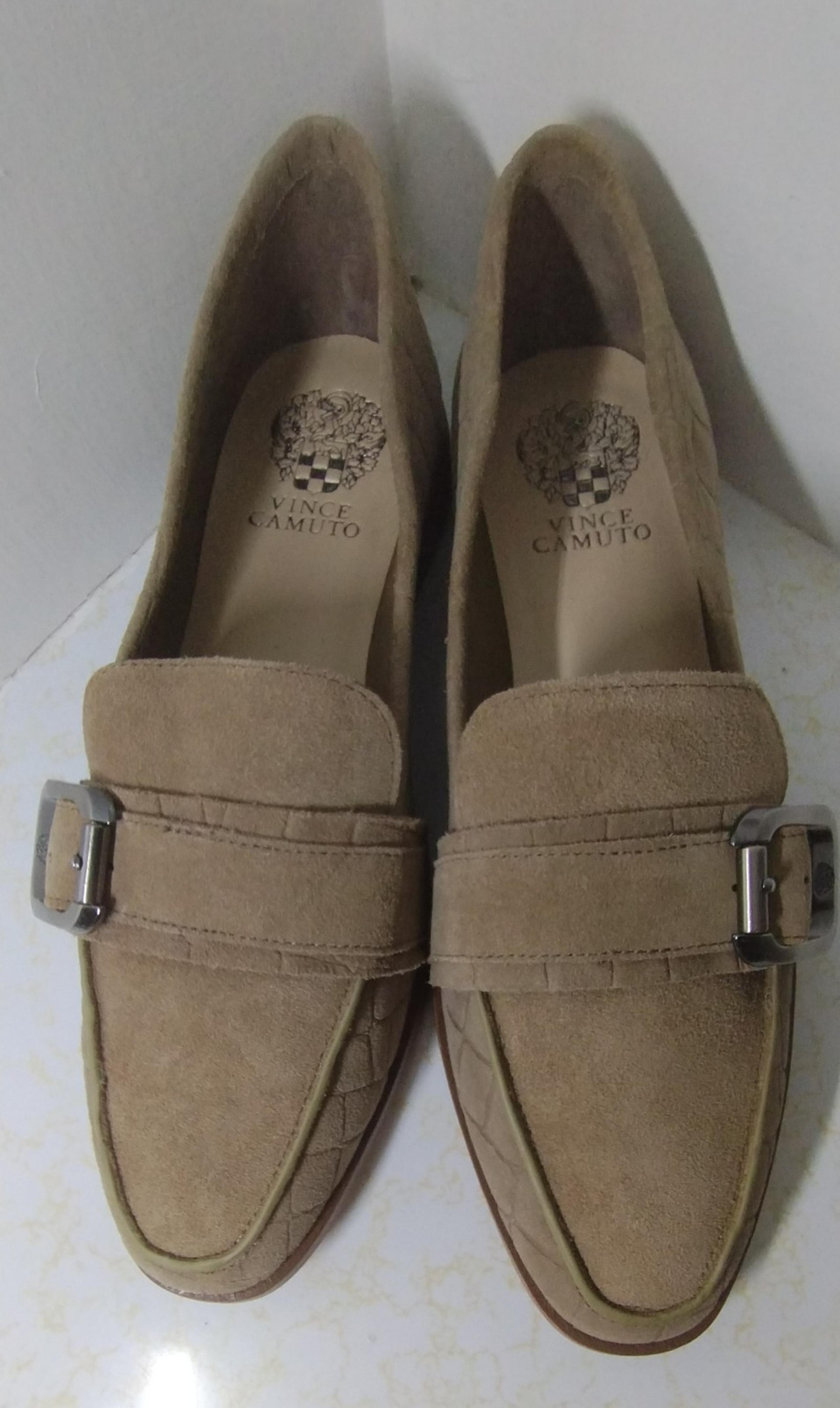 Vince Camuto Tan Women's Loafers Size (9)