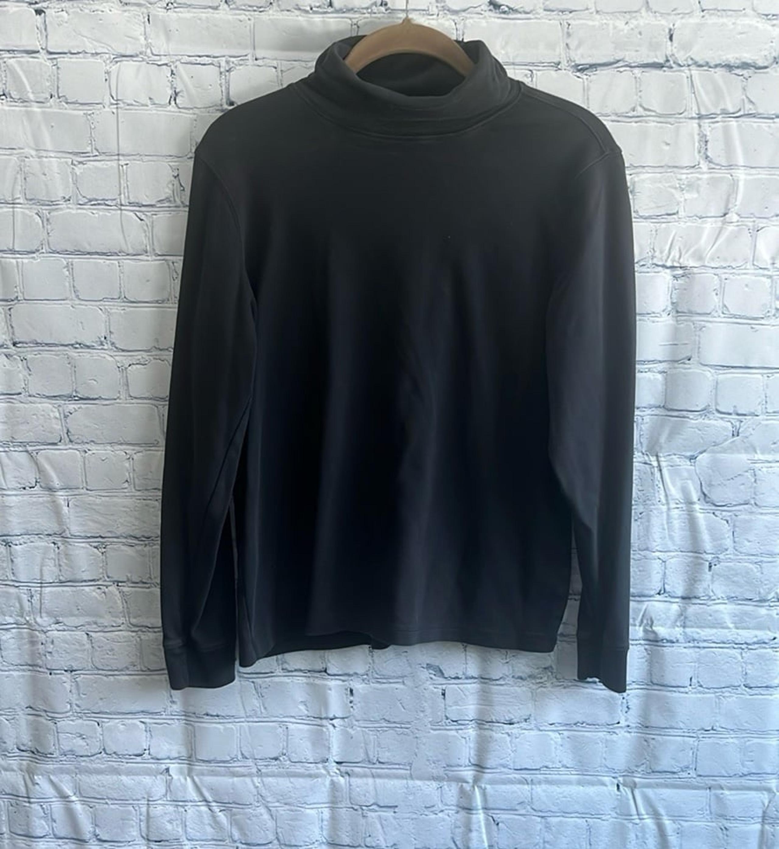 L. L. Bean Black Turtleneck top woman’s size medium