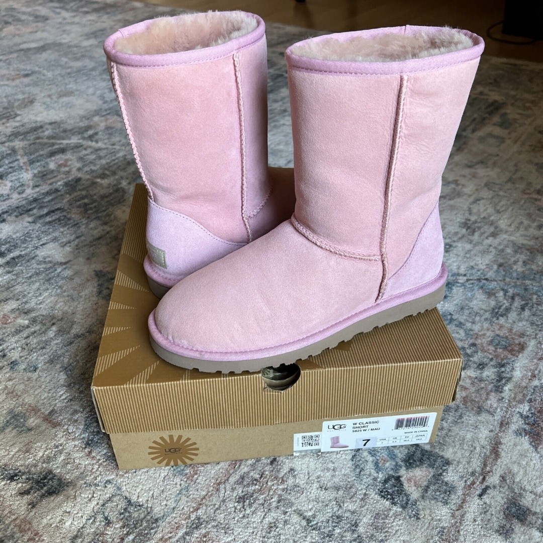 Womens UGG Boots Classic Short Pink 5825 w MAU Coquette Festival Suede Very RARE