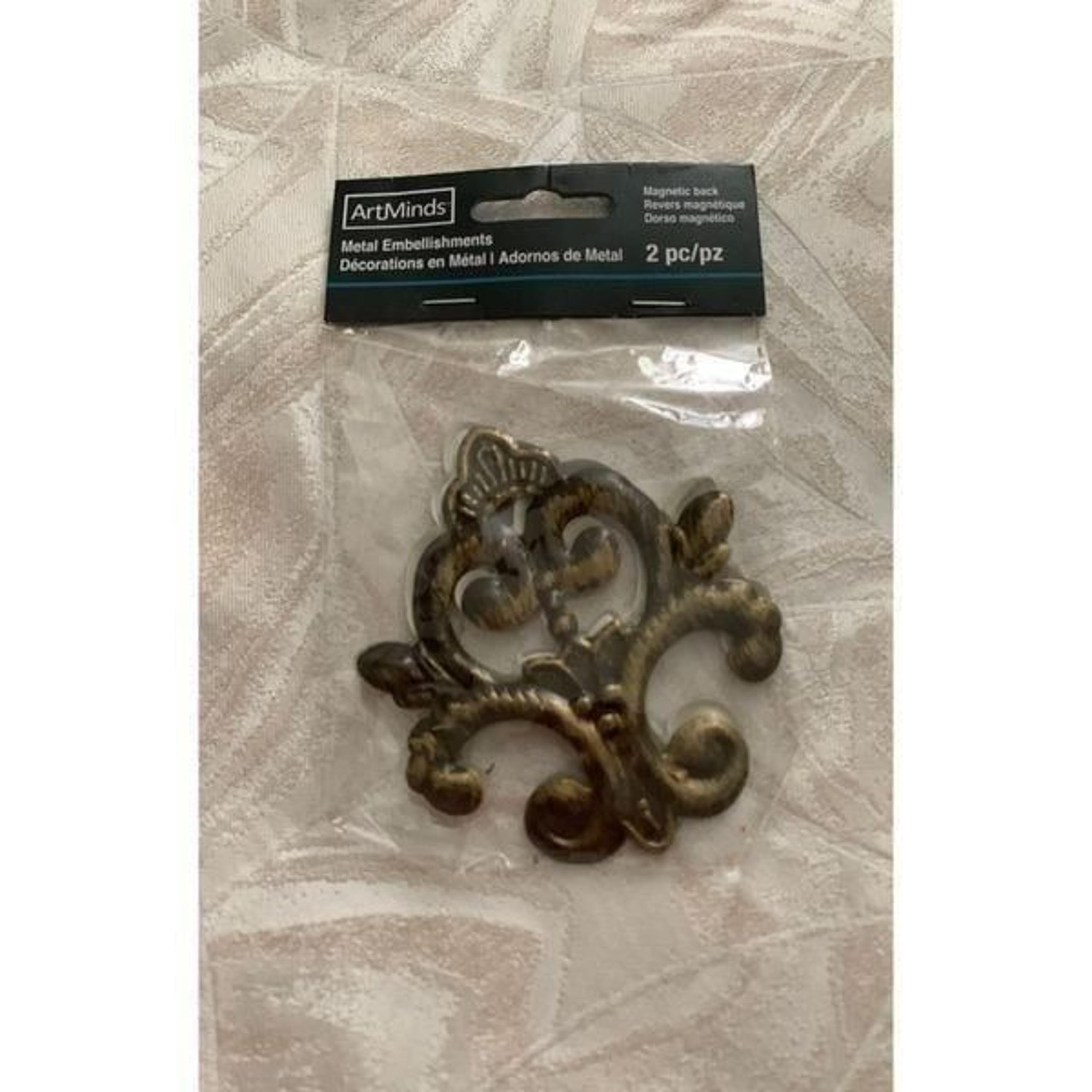 Art Minds - metal embellishments + magnetic back