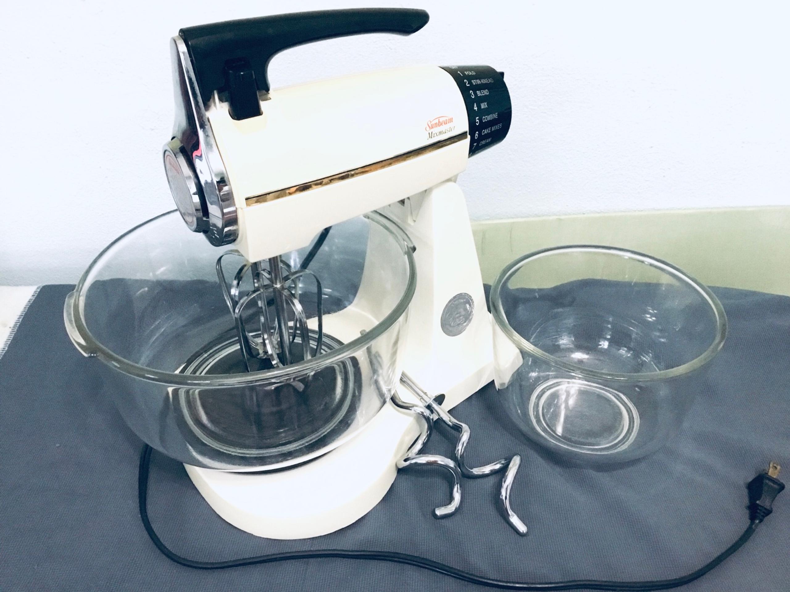 Vintage Pre-Owned Sunbeam Mixmaster 12 Speed Stand Mixer Model 2360