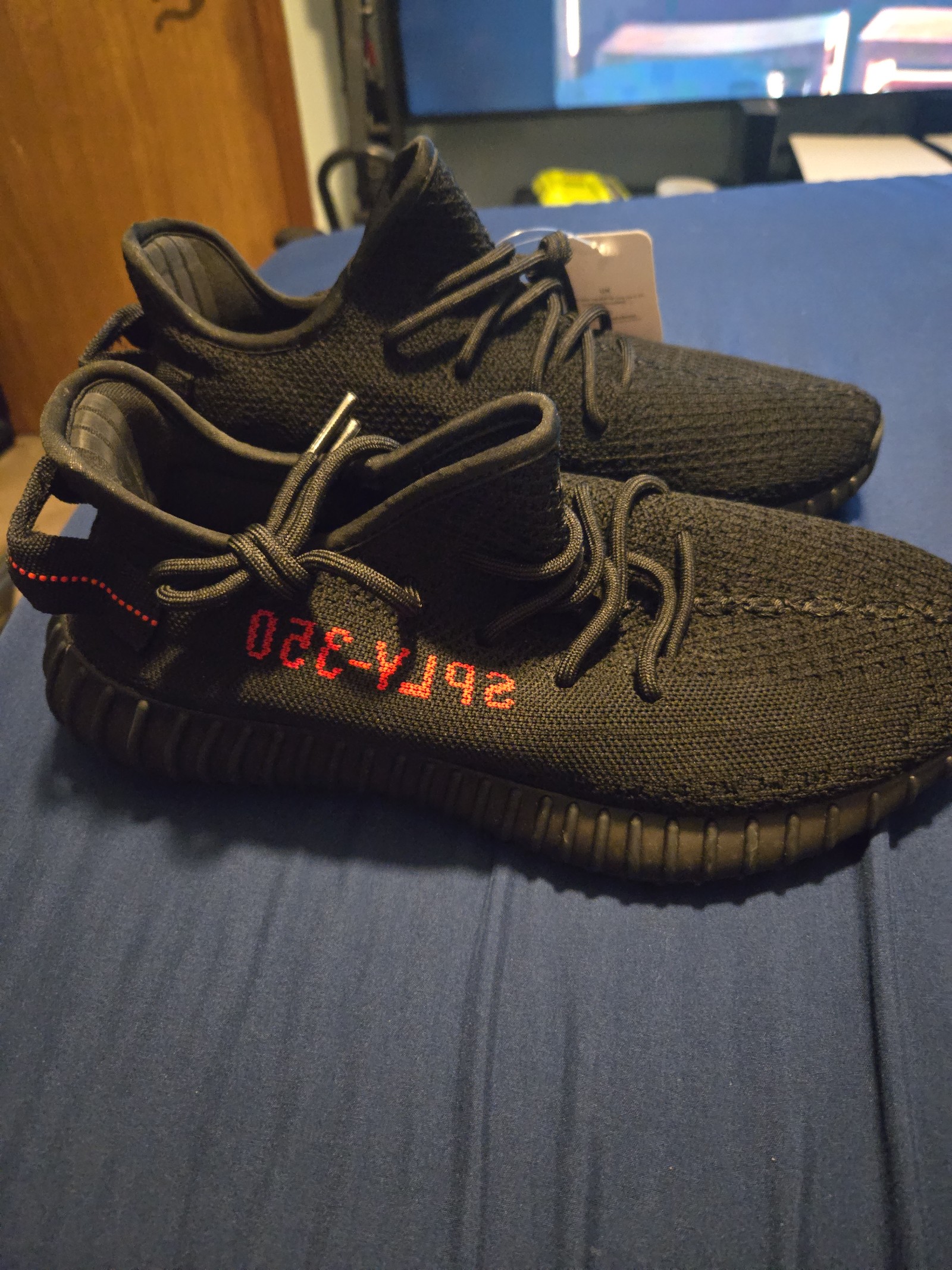 Yeezy boost 350 v2 “Bred “ size 9.5 men’s