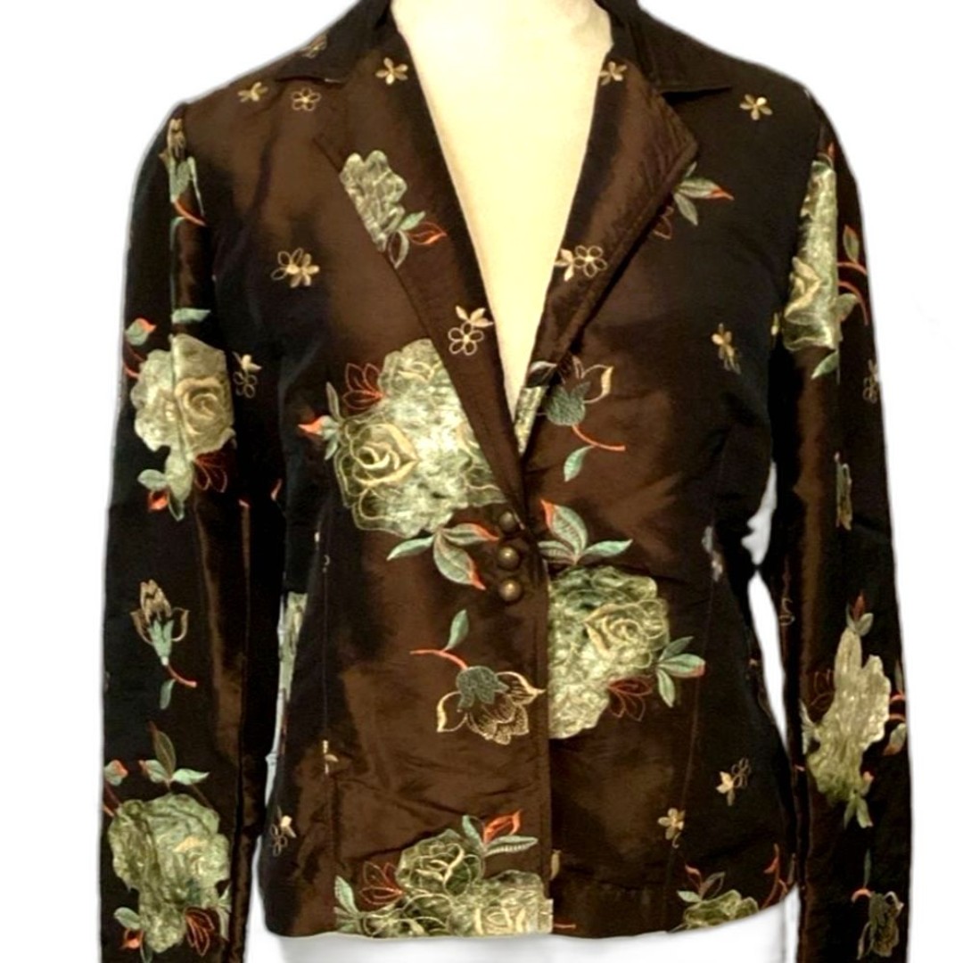 Reuma Sachs LTD. Women’s 2 Piece Jacket and Skirt. Size Medium. Color Brown