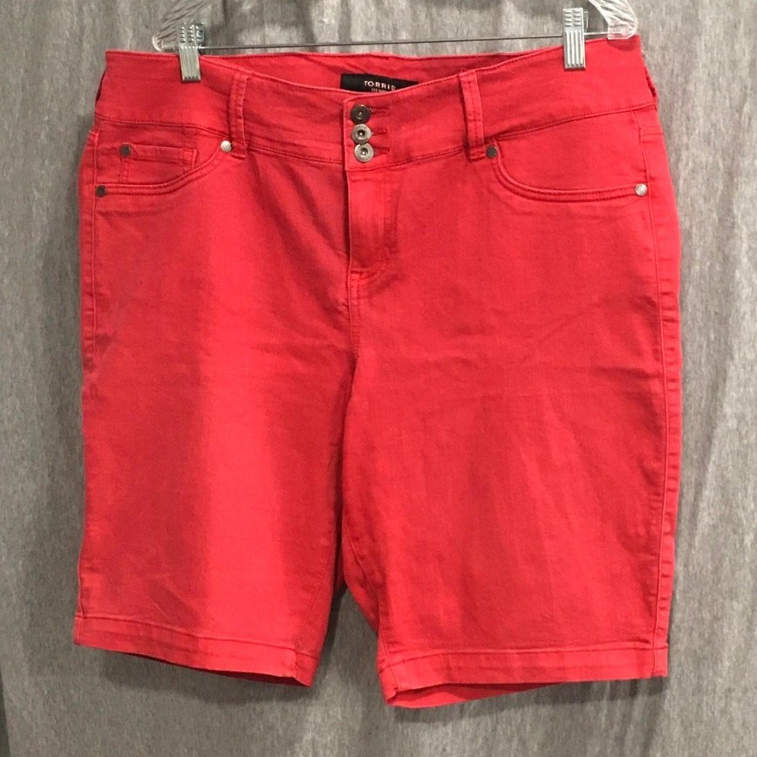 Torrid Button Fly Denim Shorts Women's Size 20 Light Red Stretchy 5 Pocket
