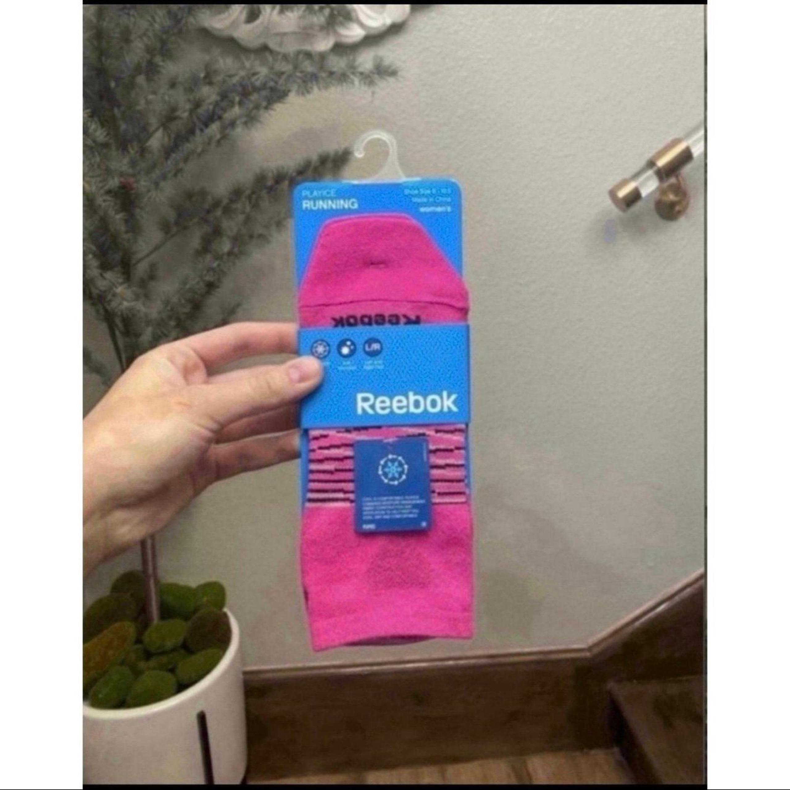 NWT Reebok Athletic No Show Socks