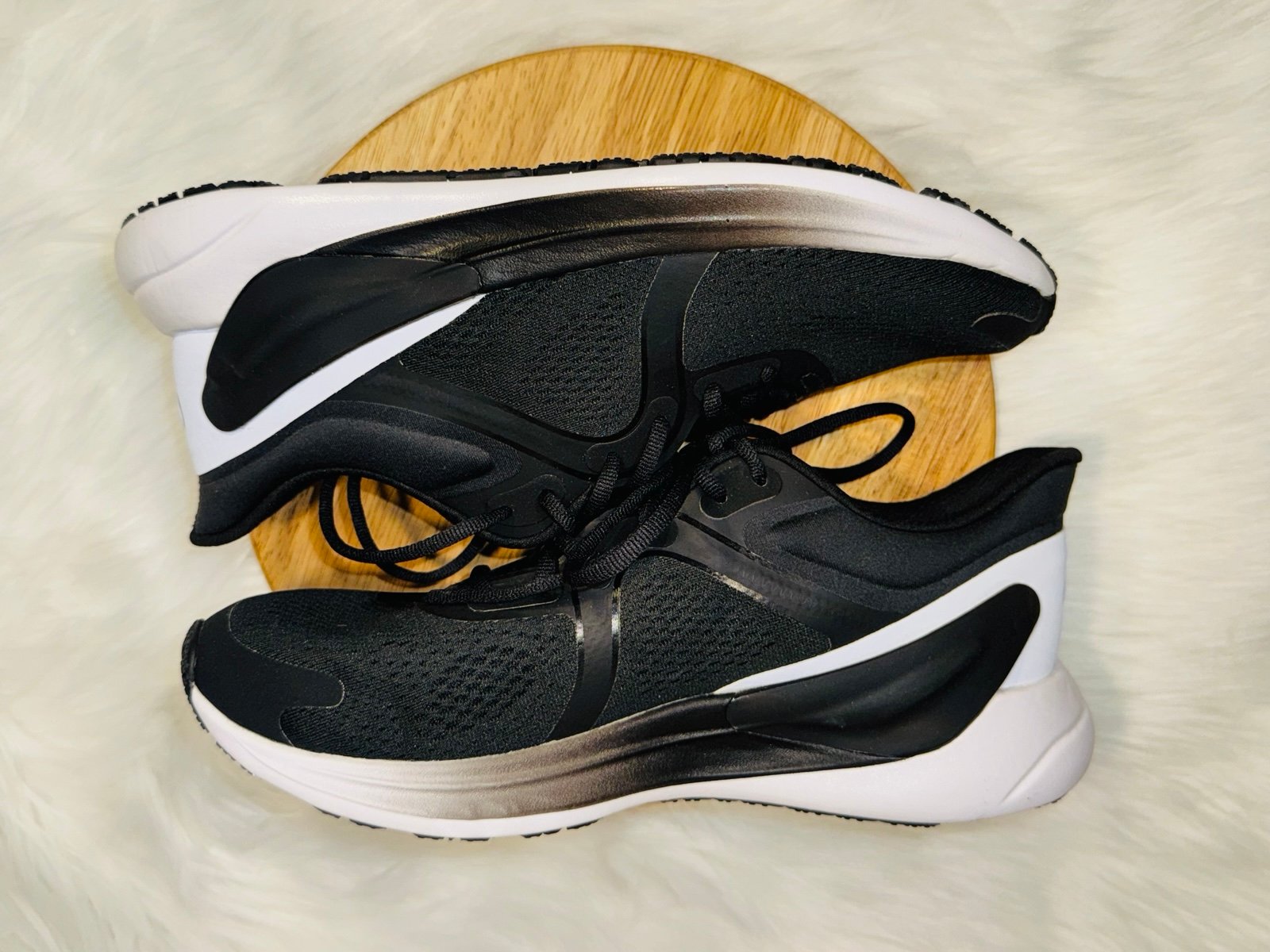 Lululemon Women's Blissfeel 2 Running Shoe sz 8