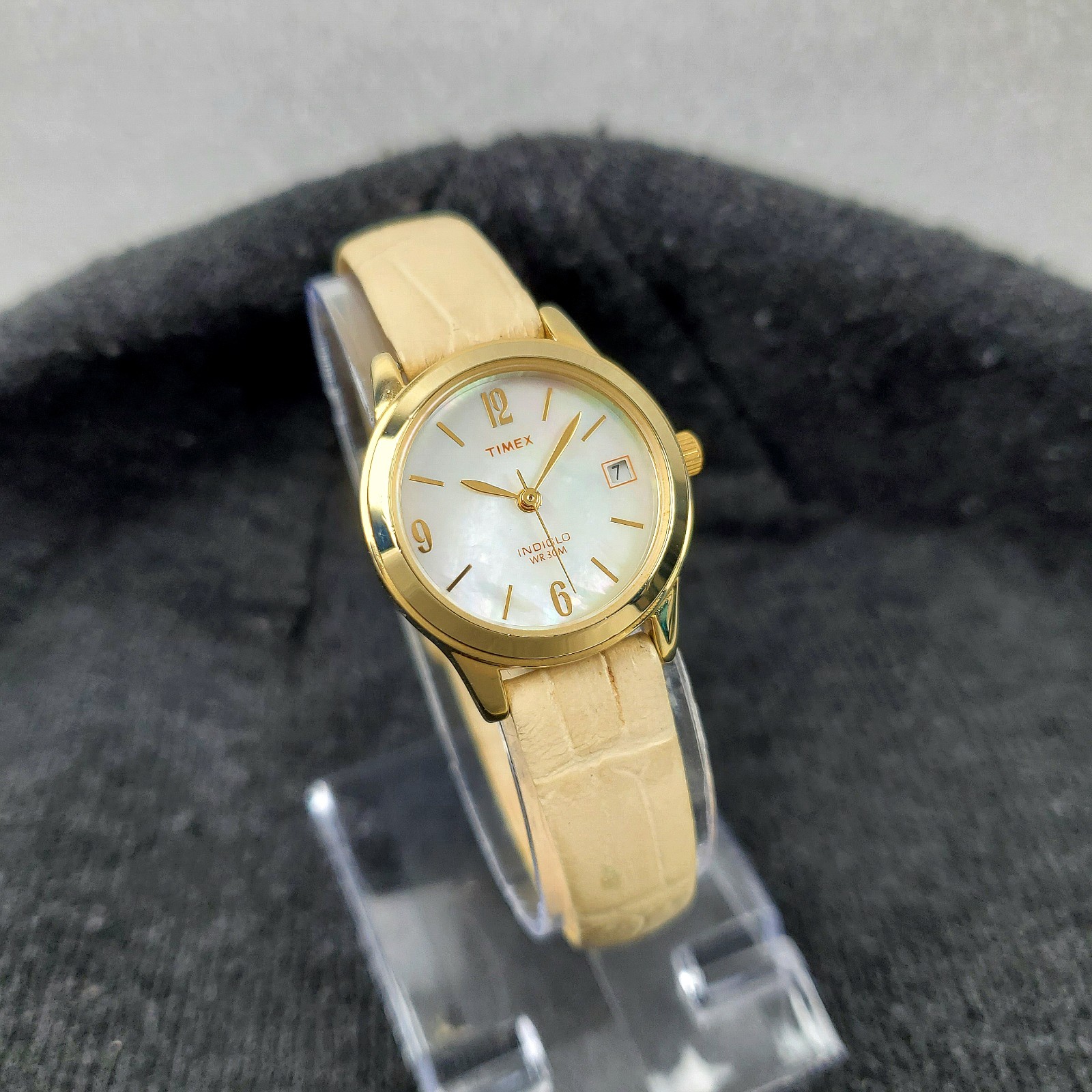 RARE TIMEX INDIGLO T21672 MOTHER OF PEARL WR 30M WOMEN'S WATCH NEW BATTERY