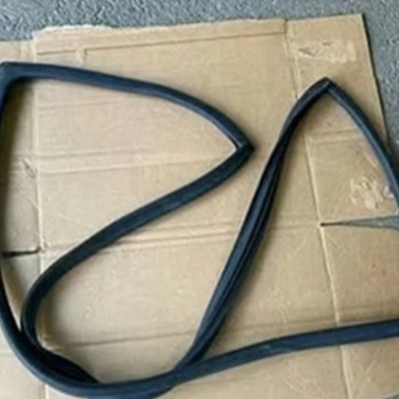 Windshield Seal with Trim Groove for 63-91 Jeep Wagoneer, Grand Wagoneer J Truck