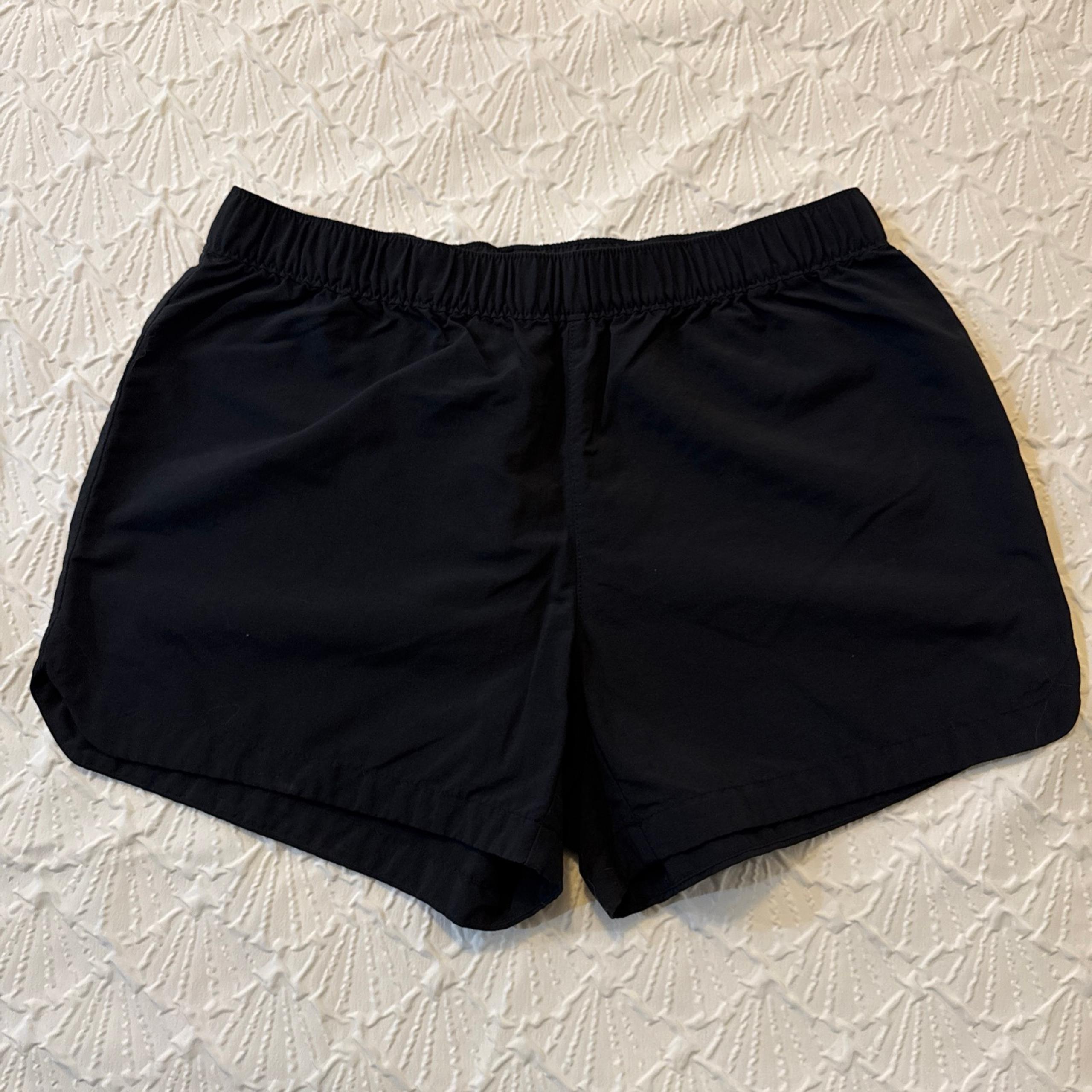 Columbia Athletic women shorts size small with elastic waistband $45 MSRP