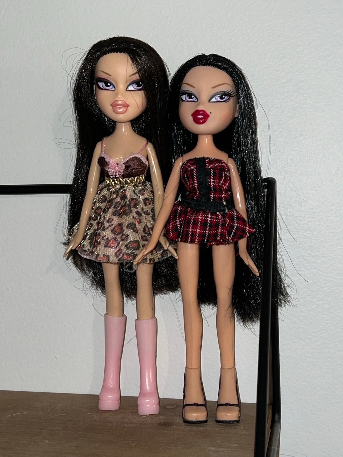 Bratz Flower Girlz Nora and custom twin Nita