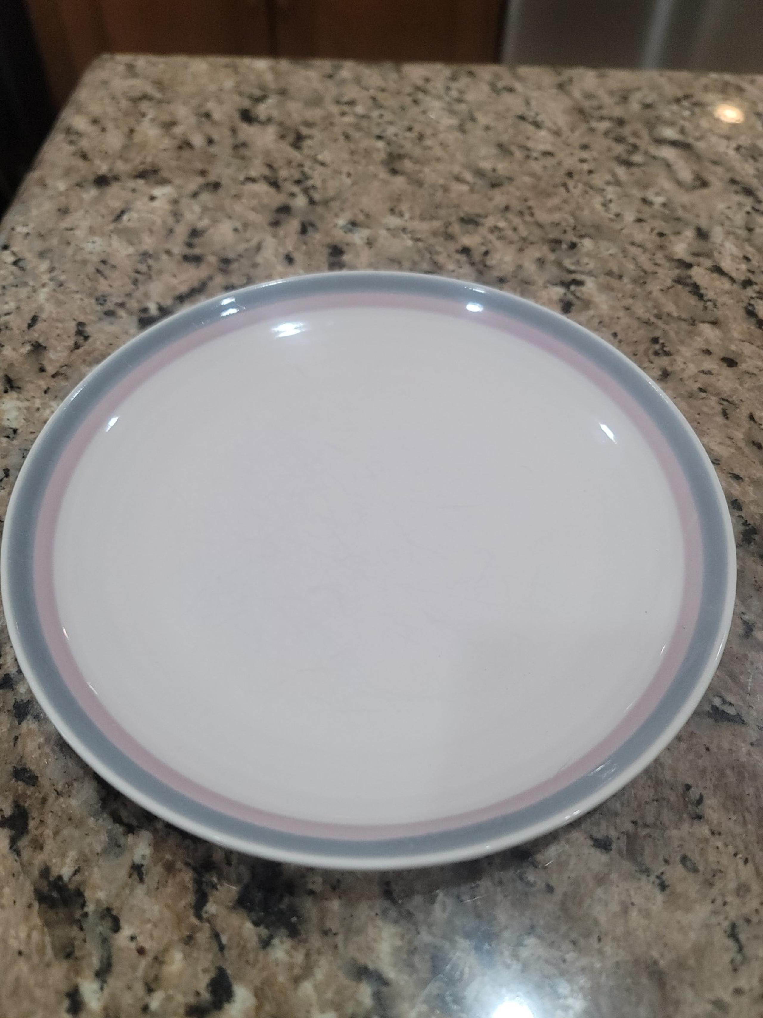 Pfaltzgraff Aura 8.75" Salad Plate
