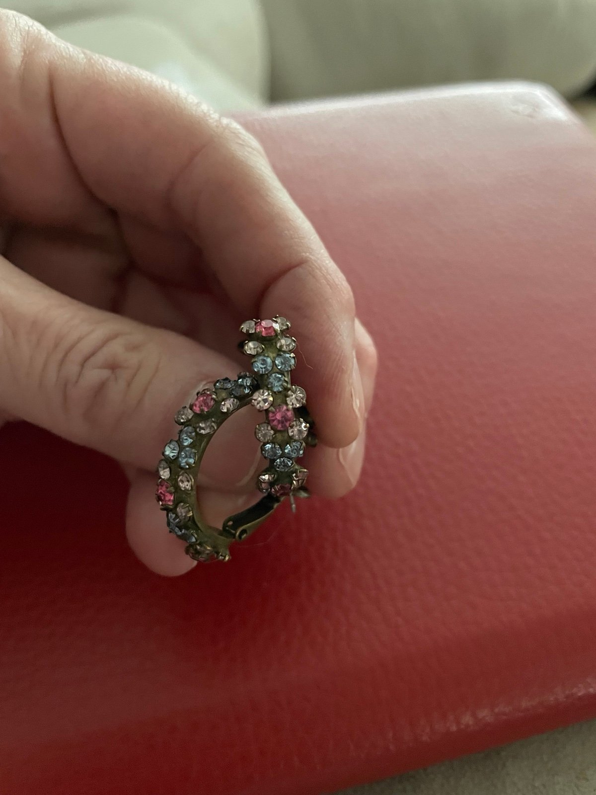 Brand New Never Worn Sorrelli Swarovski Hoop Earrings.