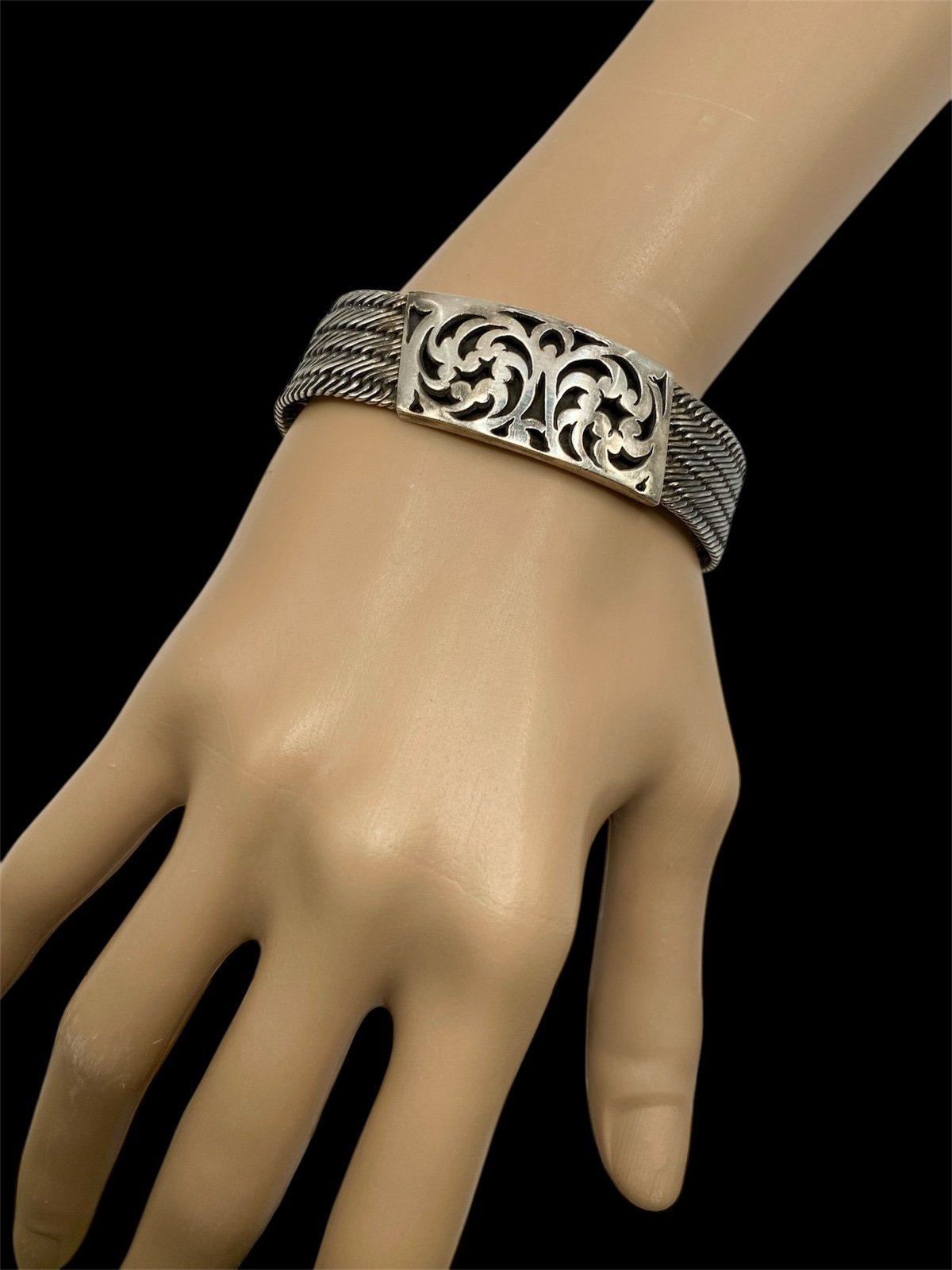 Lois Hill 925 Silver Carved Toggle Bracelet Vintage