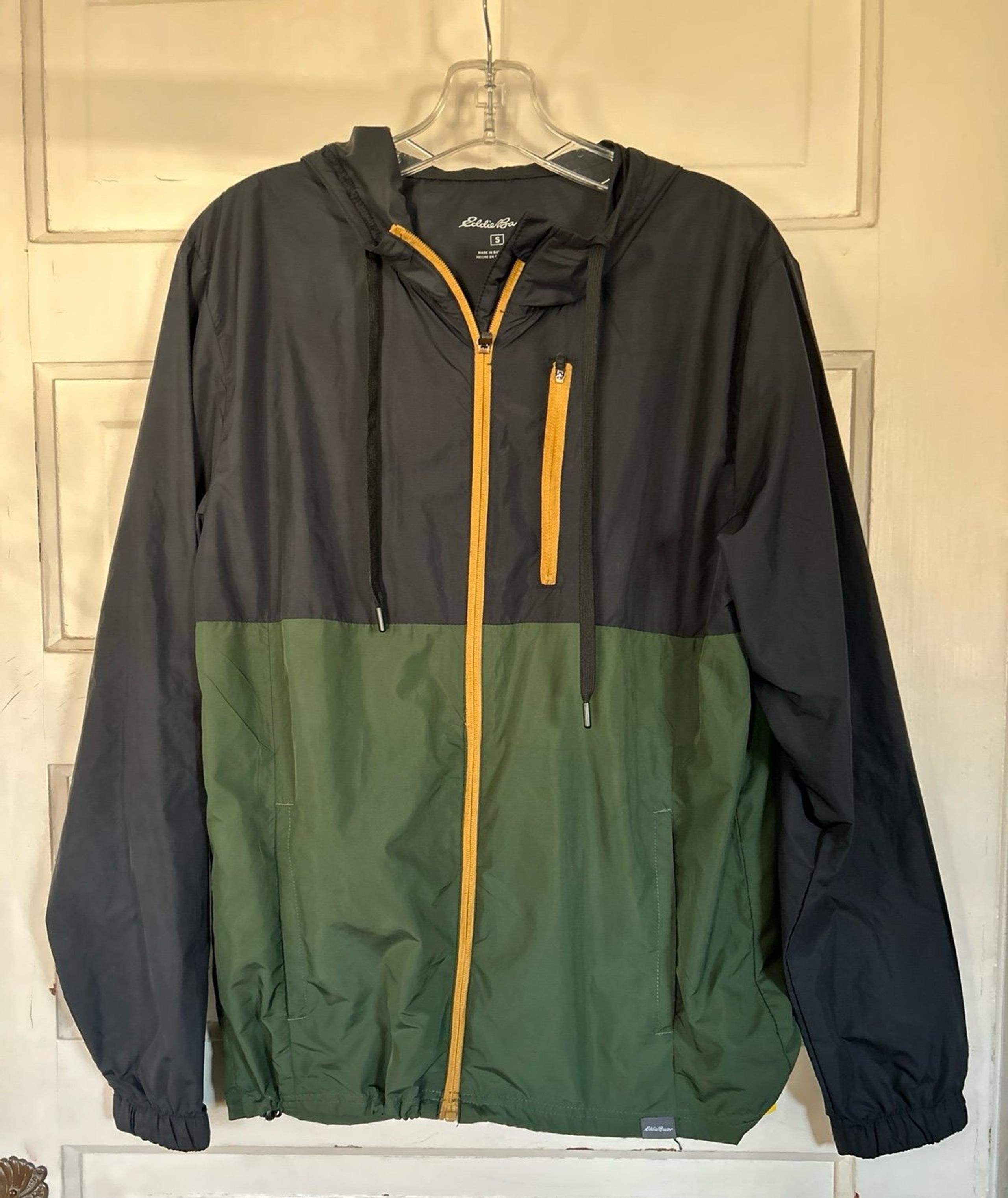NWOT Eddie Bauer Men’s Shadow Cove, Full Zip, Hooded Windbreaker. Size Small