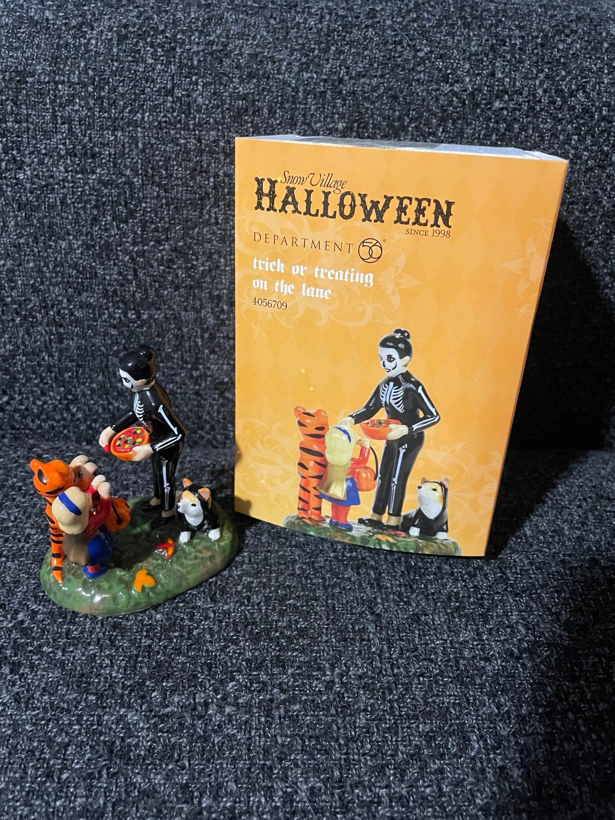 Department 56 Halloween Trick or Treating on the Lane! Rare! HTF! New!