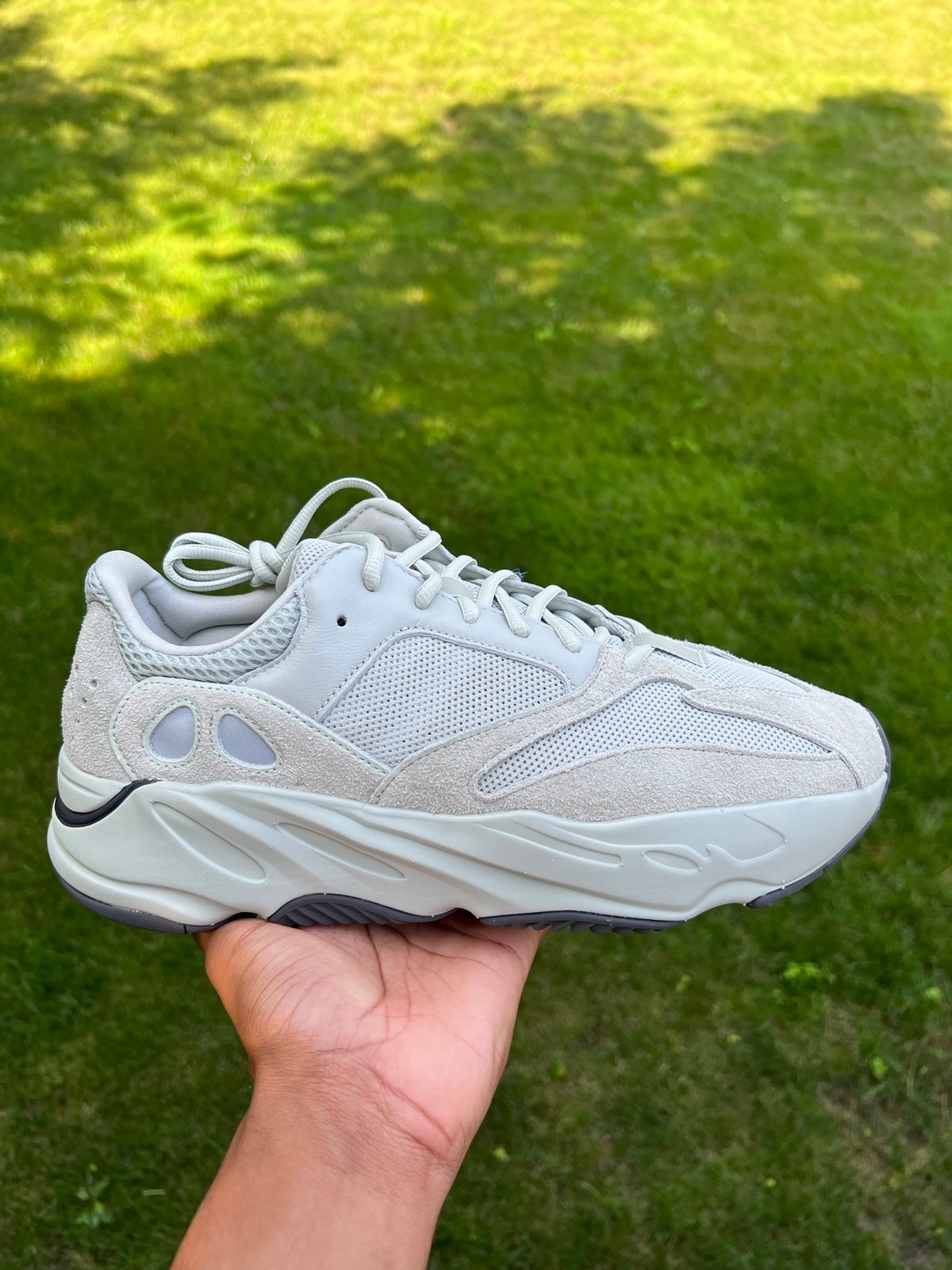 Yeezy Adidas Boost 700 in Salt