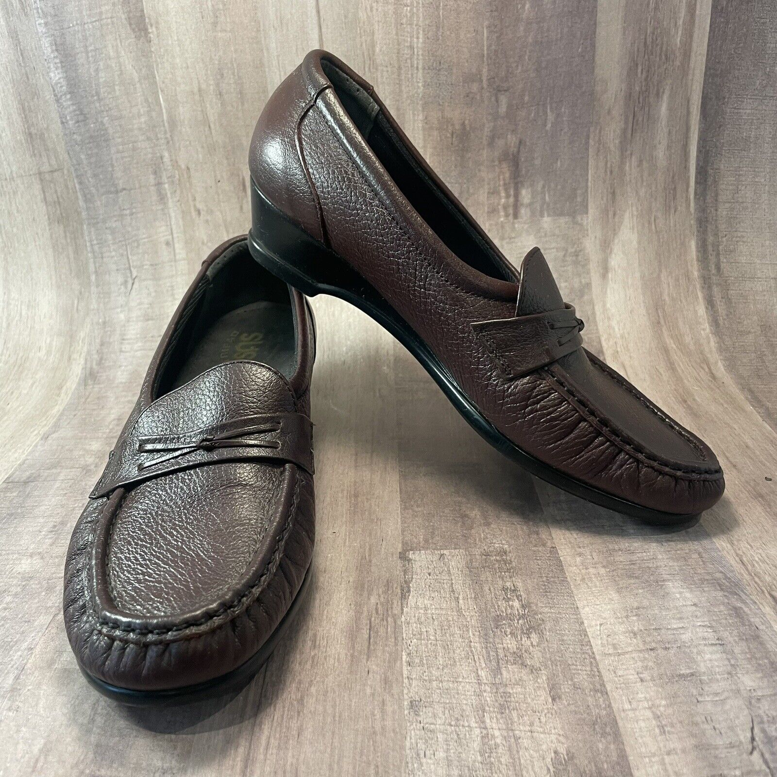 SAS Womens Size 8.5 M Easier On Maroon Wine Casual Slip On Shoes Comfort Loafer