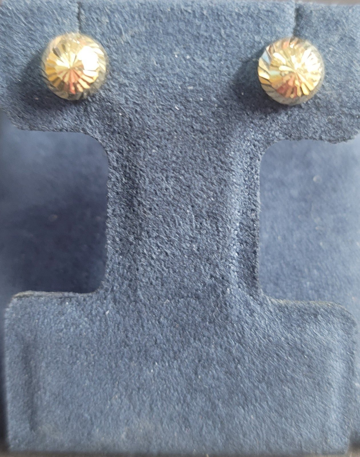 E94 14K Gold Stud Earrings