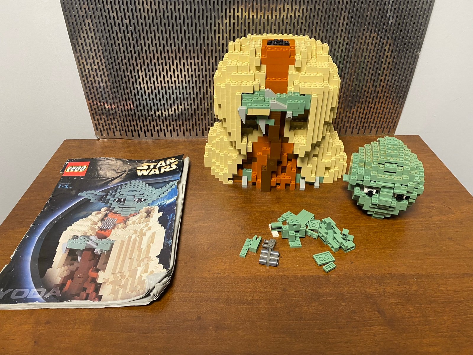 LEGO Star Wars 7194 Yoda UCS Ultimate Collector Series INCOMPLETE