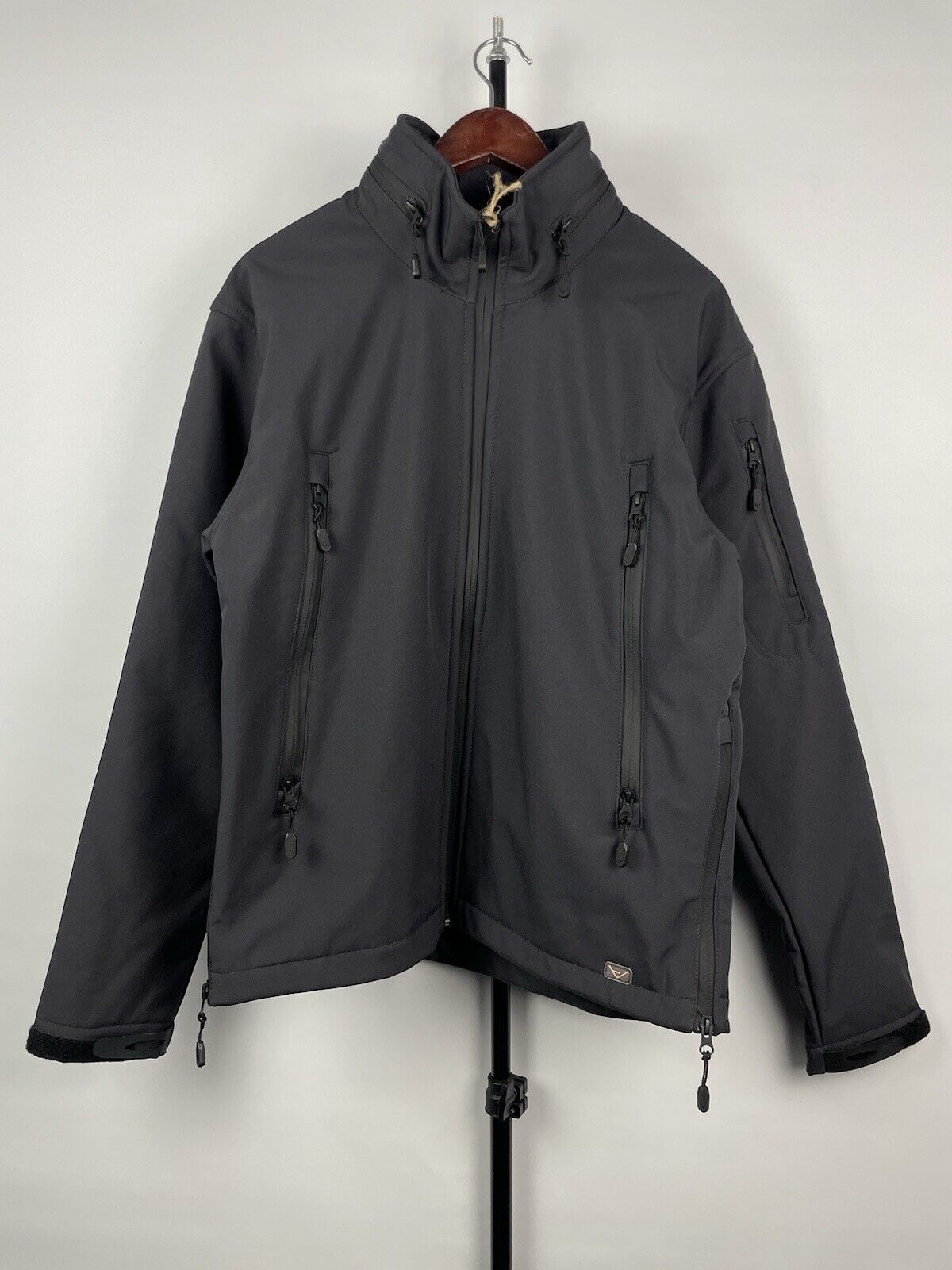 VAV Wear Tactical & Outdoor Hike Black Softshell Jacket Unisex Adult Size M