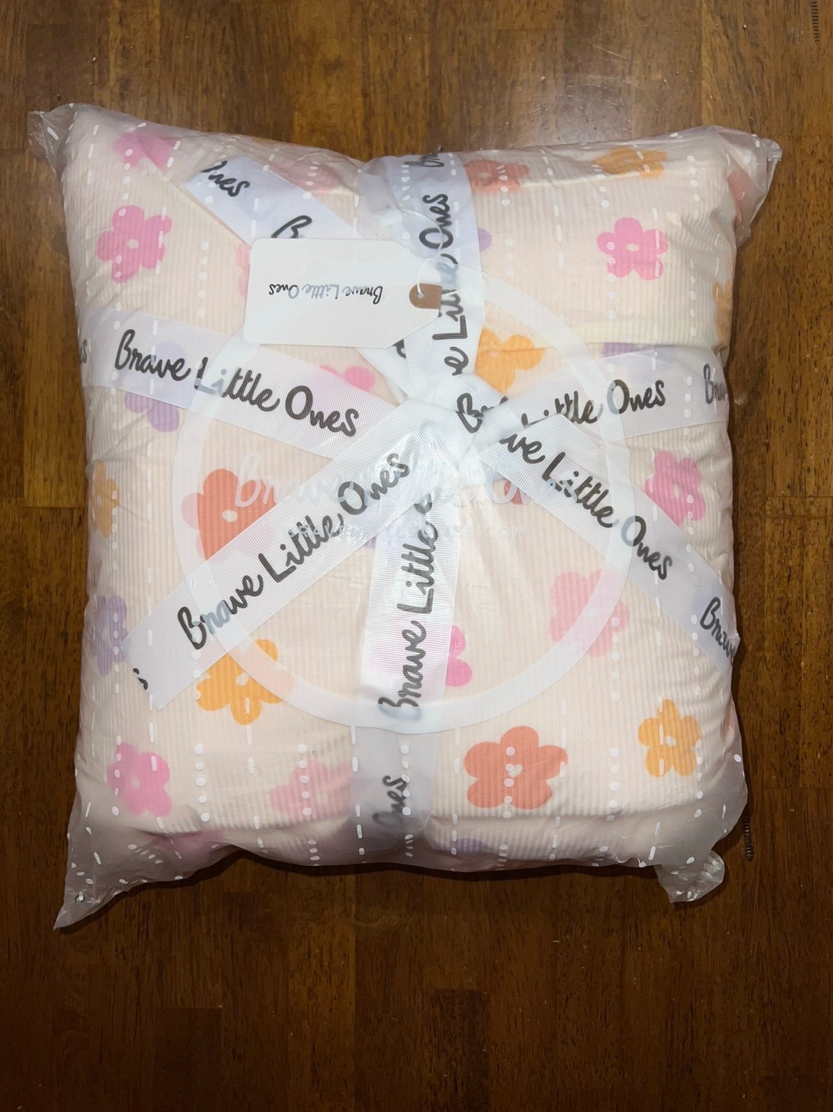 Brave Little Ones Big Daisies small ribbed adult blanket