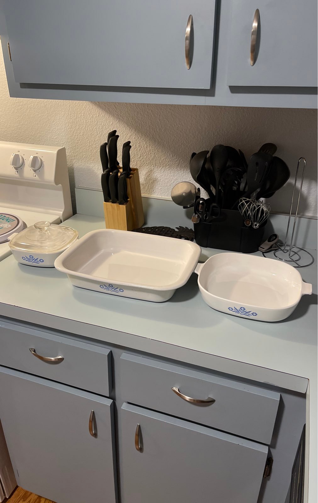 VINTAGE CorningWare Blue Cornflower dishes