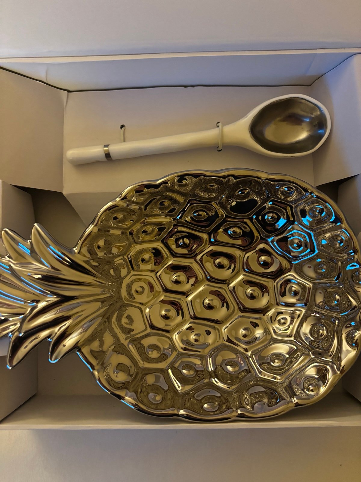 New in Box Pineapple serving tray Pampa Bay