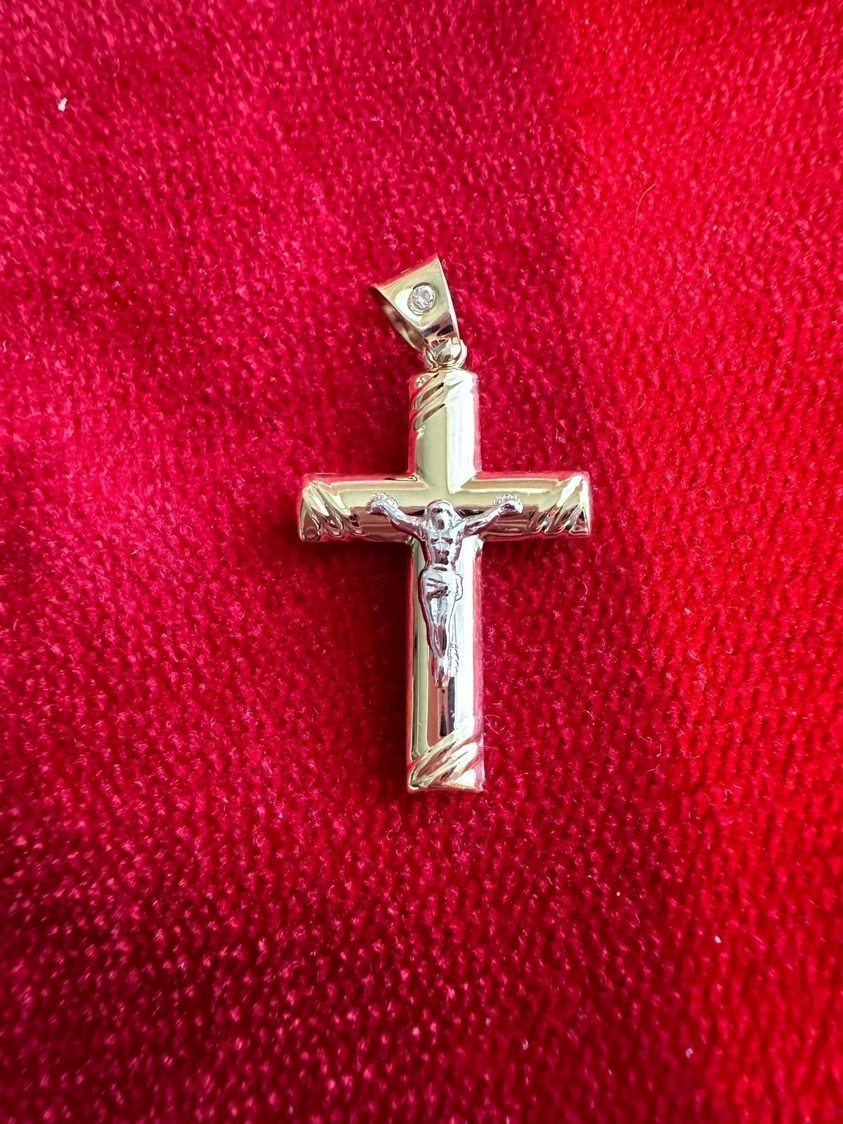 pendant necklace 14k yellow gold pendant 1.45gr gold 14k Jesus Crucifix