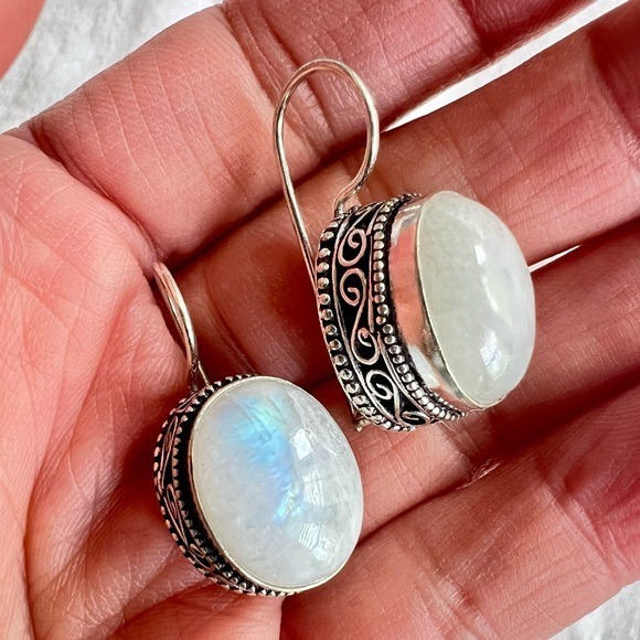 925 Feminine Rainbow Flash Moonstone Globe Earrings