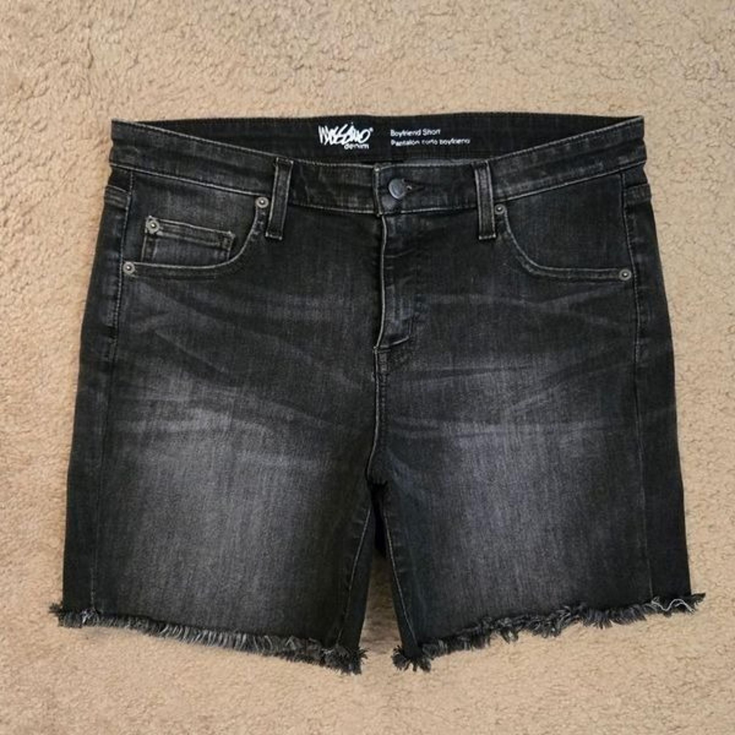 NWOT Mossimo Black Denim Shorts Sz 10