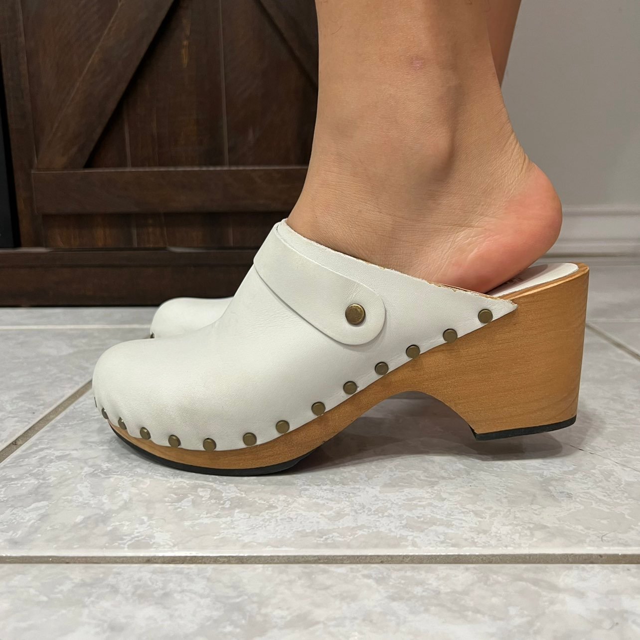 Lisa B. White Leather Clogs