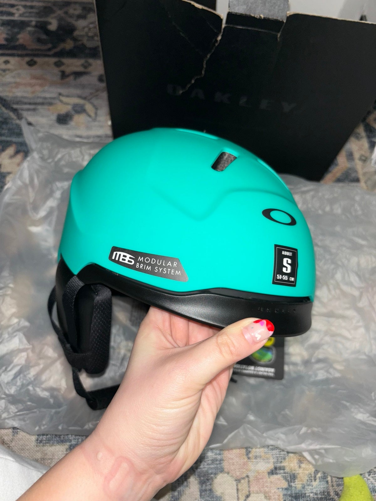 BRAND NEW OAKLEY MOD3 SNOW HELMET
