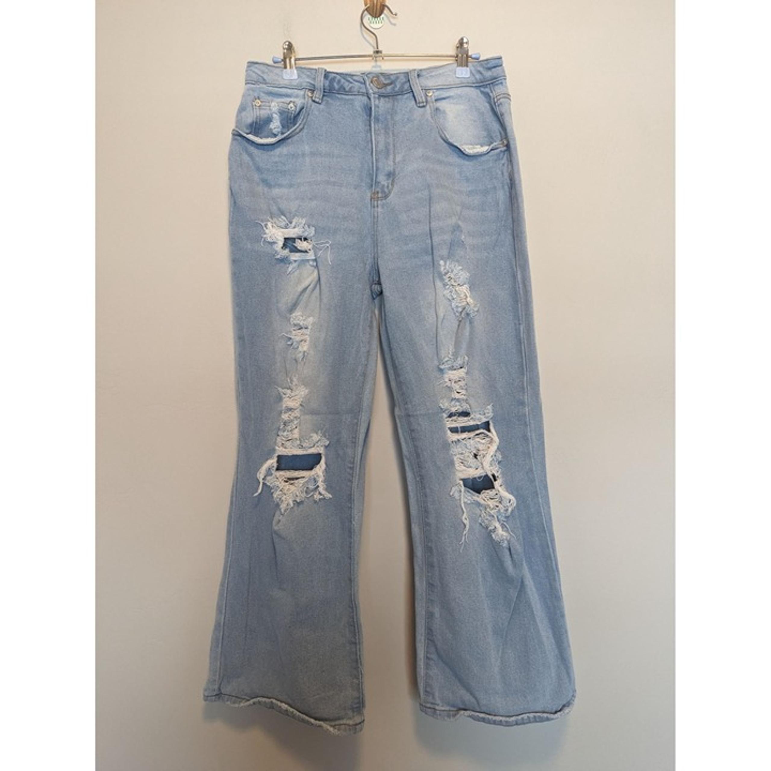 Almost Famous Size 11 Women's Jeans, baggy, oversized