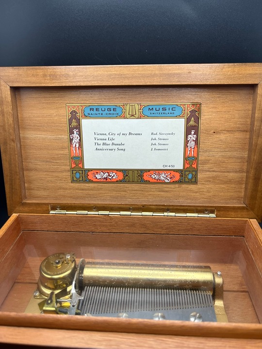 Vintage Reuge Saint Croix 4/50 Music Box
