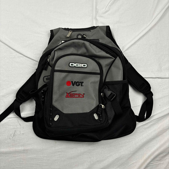 Ogio 8 TRE Backpack Black Audio Laptop Sleeve Organizer Panel Very Good xSpin