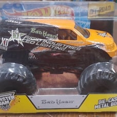 Mattel Hot Wheels Monster Jam 2013 BAD HABIT Truck 1:24 Scale Die Cast