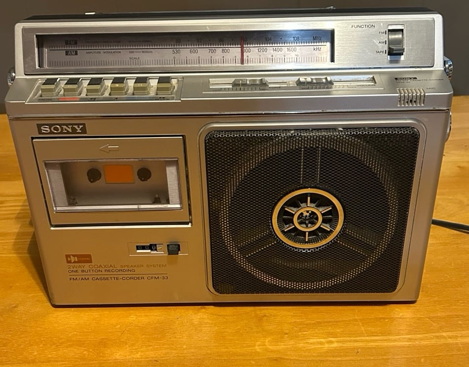 Sony Cassette Recorder Fm/Mw/Lw/Sw Model CFM 33L Silver Vintage