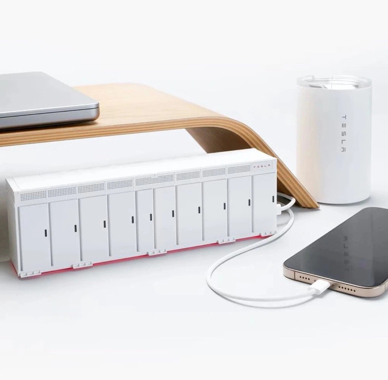 Tesla 1:40 Scale Megapack Charger