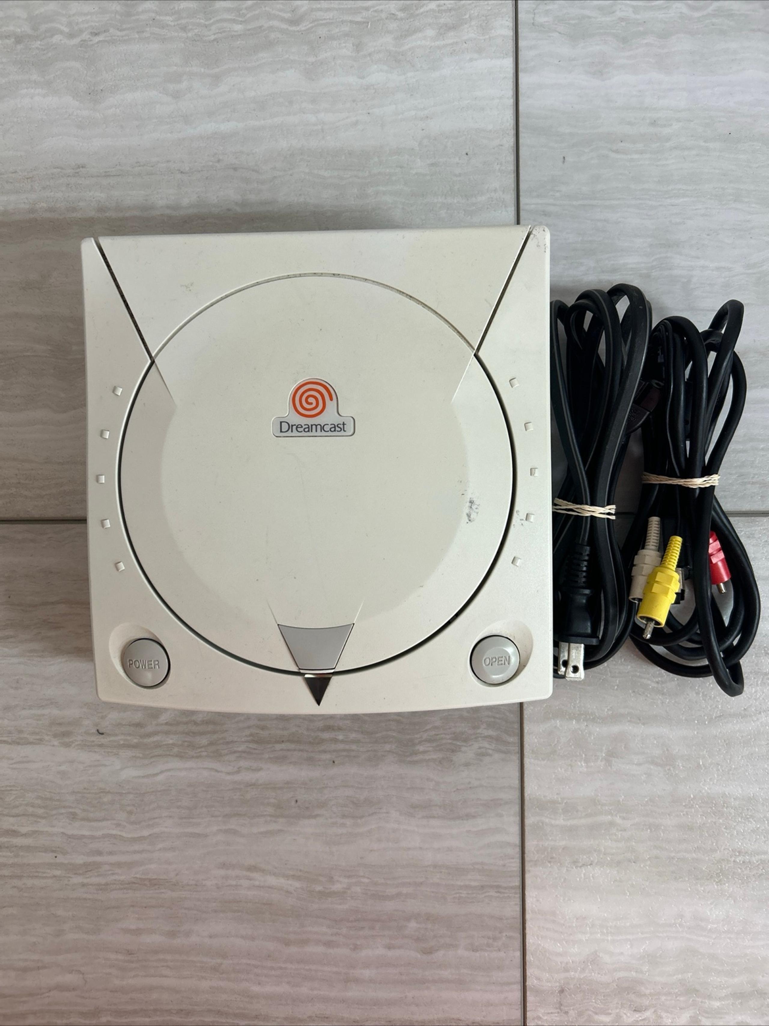 Sega Dreamcast HKT-3020 White Console For Parts Or Repairs See Description