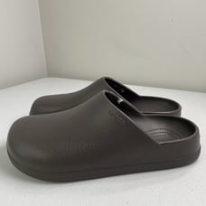 FLAW Crocs Women’s Size 9 Dylan Clogs New Open Box Brown Espresso Slides Mens 7