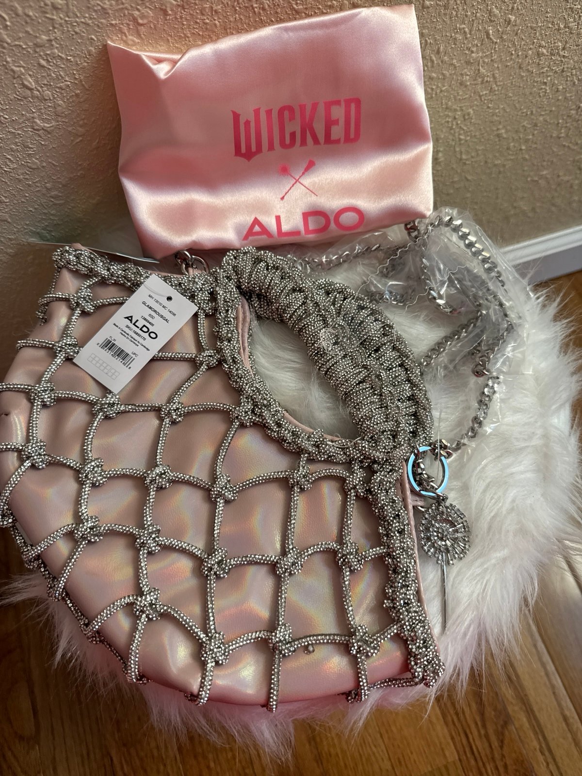 Aldo x wicked pinkperfection chain strap shoulder bag